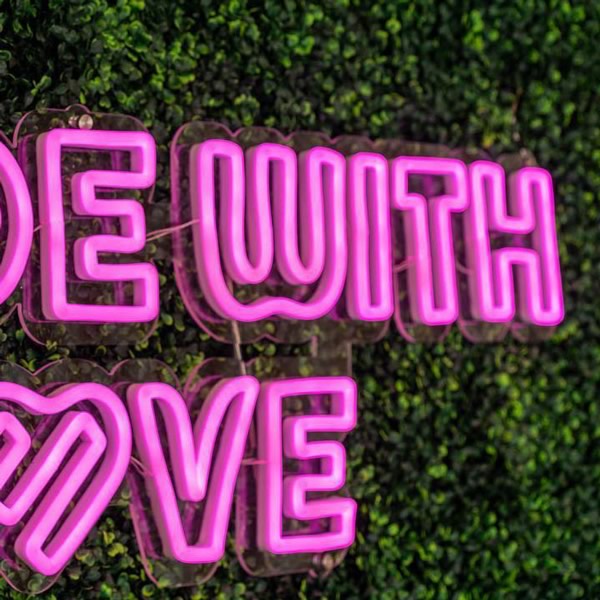 MUMU - Creating an Inviting Space Through Signs & Display 2